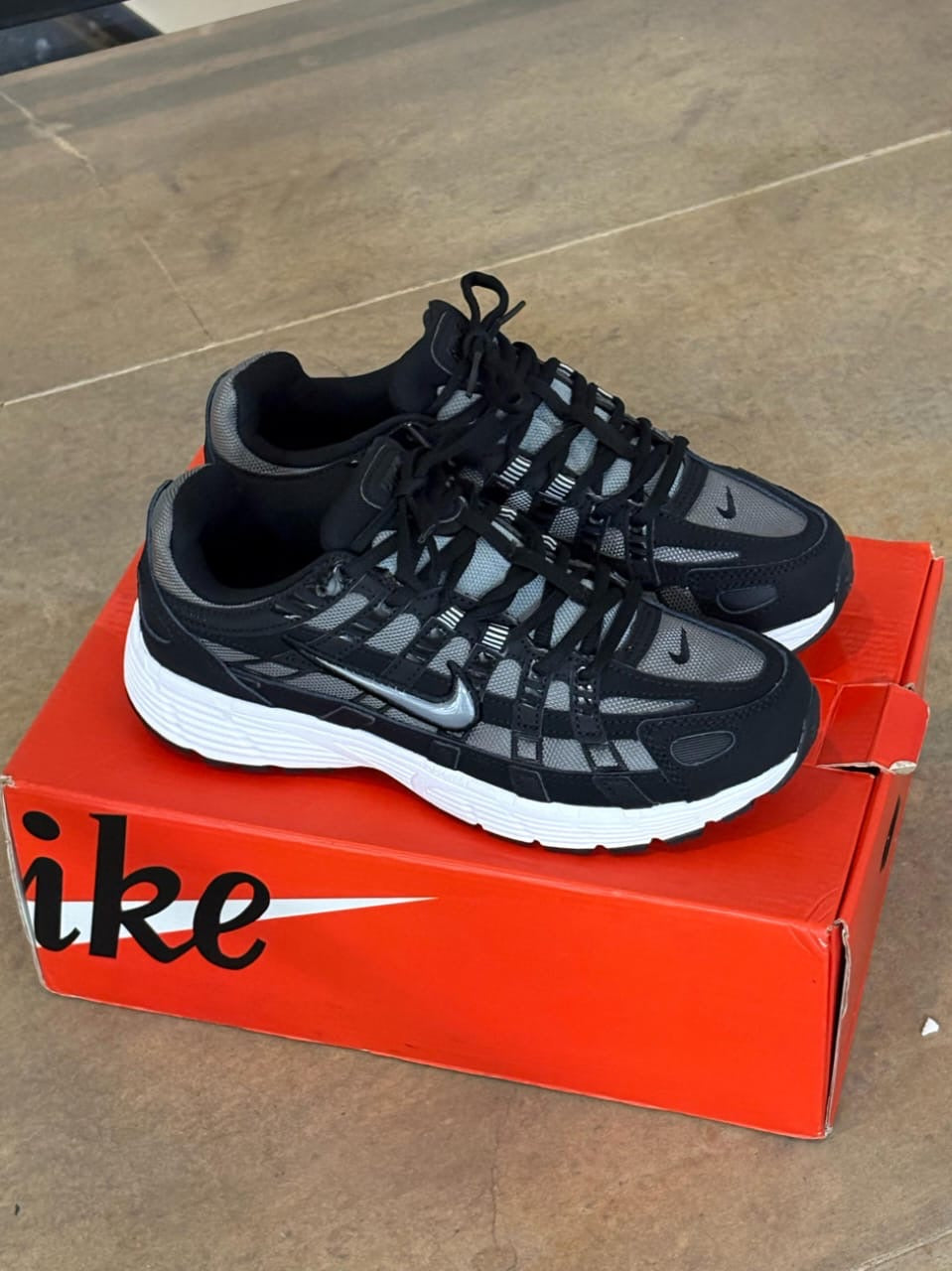 NIKE P-6000