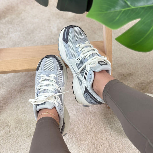 NIKE VOMERO 5