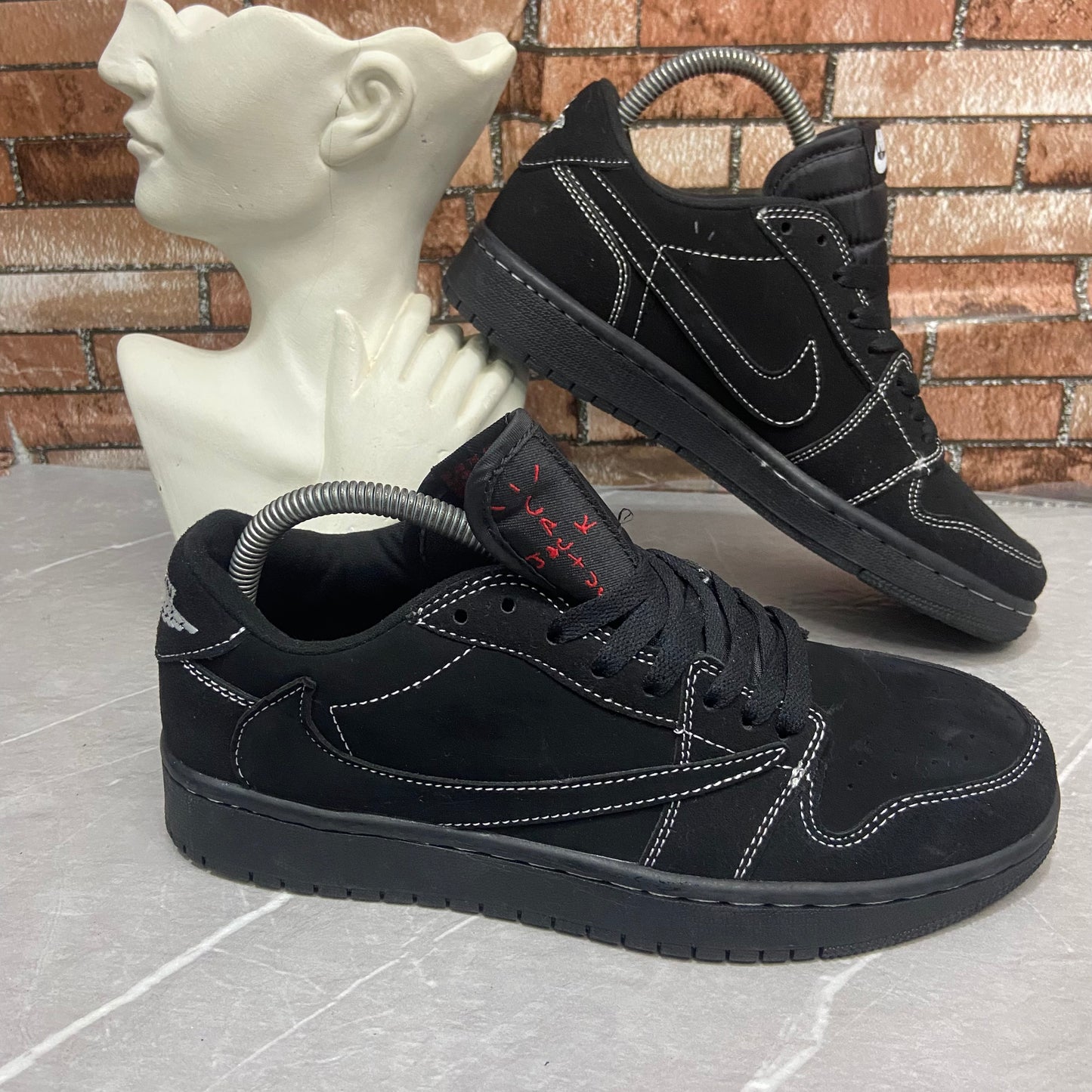 RETRO 1 TRAVIS
